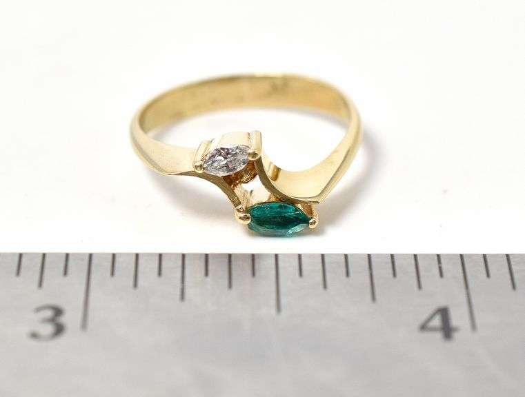 Lovely Diamond and Emerald Ring in 18K Yellow Gold