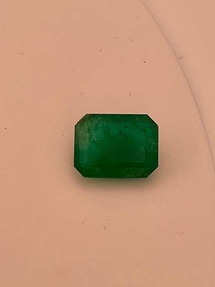 CERTIFIED 7.67 CARAT NATURAL GREEN EMERALD