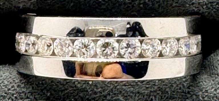 14K White Gold Round Brilliant Cut Diamond Ring