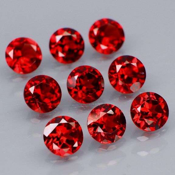 Glittering! 9.04ct UNTREATED cherry red Mozambique Garnet set