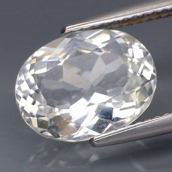 Boom! It's a sparkle bomb! 4.37ct pure white Beryl!!