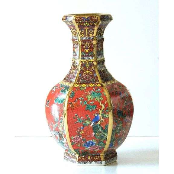Bird & Flower Vase Famille Rose Style