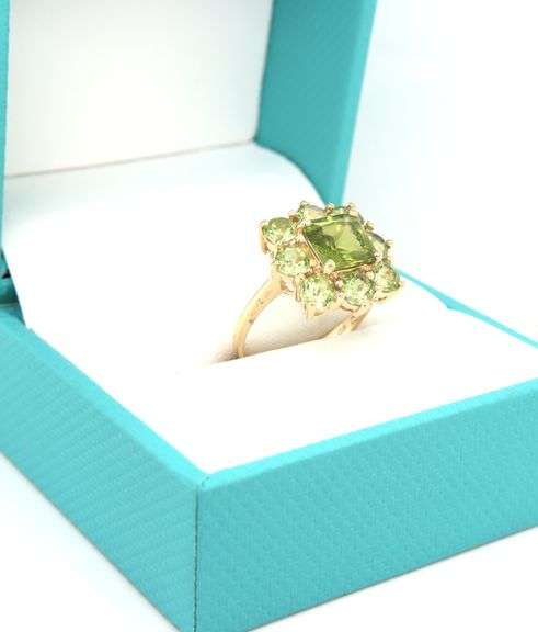 14kt Yellow gold Peridot cluster ring