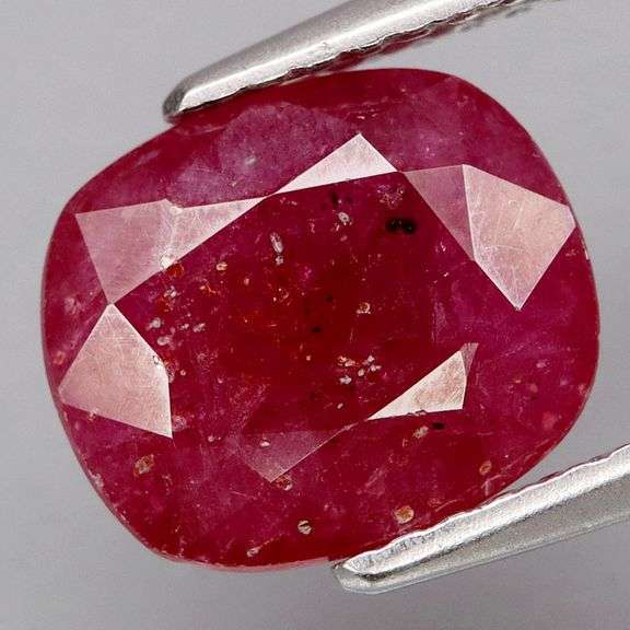 Heated only! Rich 3.25ct top red Ruby center stone!