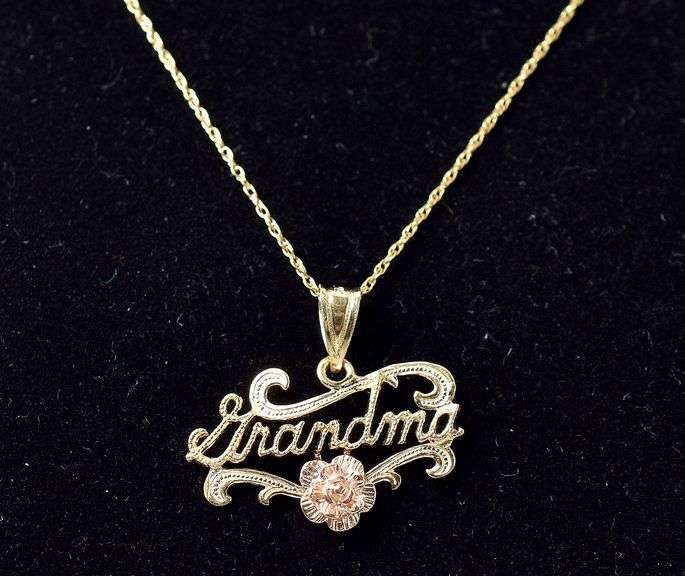 Sweet Grandma Pendant in 14K Yellow Gold