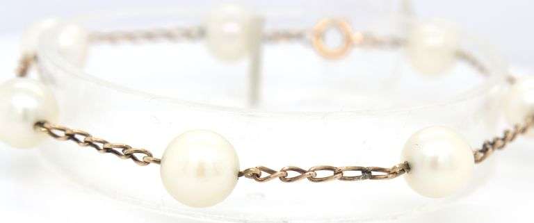14kt Yellow gold white fresh water pearl bracelet