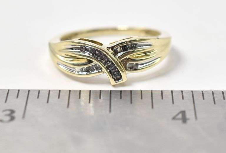 Marvelous Diamond Ring in 10K Yellow Gold