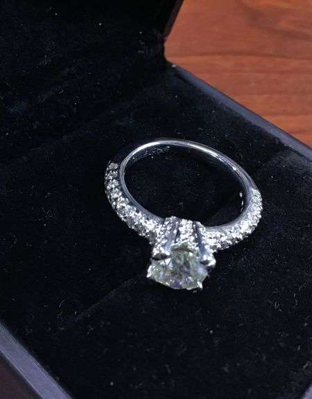 GORGEOUS 14K WHITE GOLD ENGAGEMENT RING