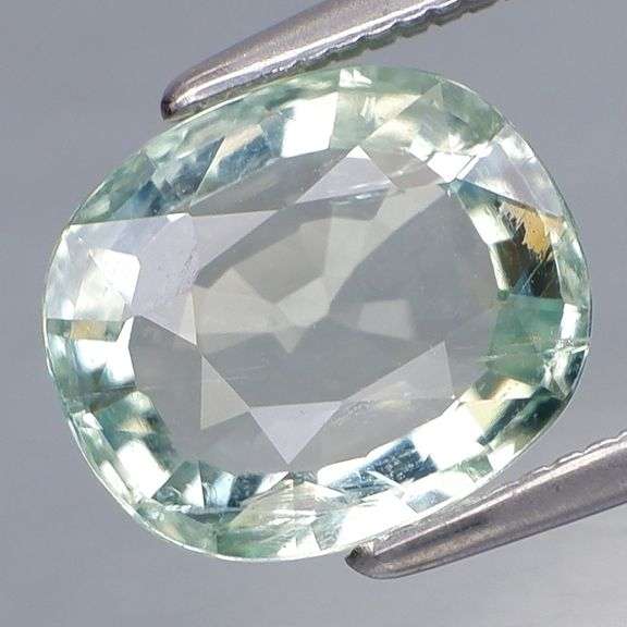 Gorgeous framed flashing 2.14ct untreated Aquamarine