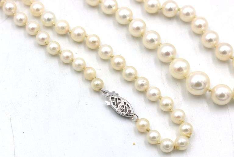 Graduated 4.5-8mm pearl necklace
