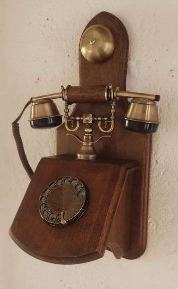 1921 Wooden Wall Telephone