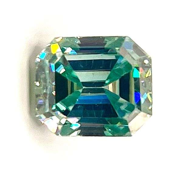 Huge Sparkling 7.65 Ct Vivid Blue/Green Moissanite