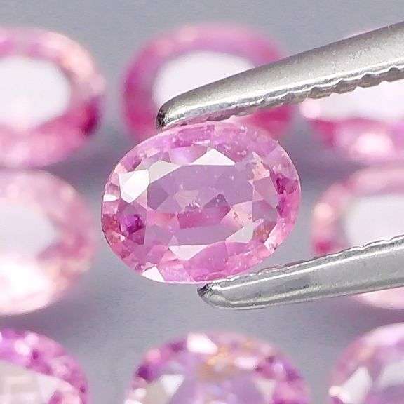Untreated! VS to SI clarity! 2.52ct pinkish lavender Sapphire set!
