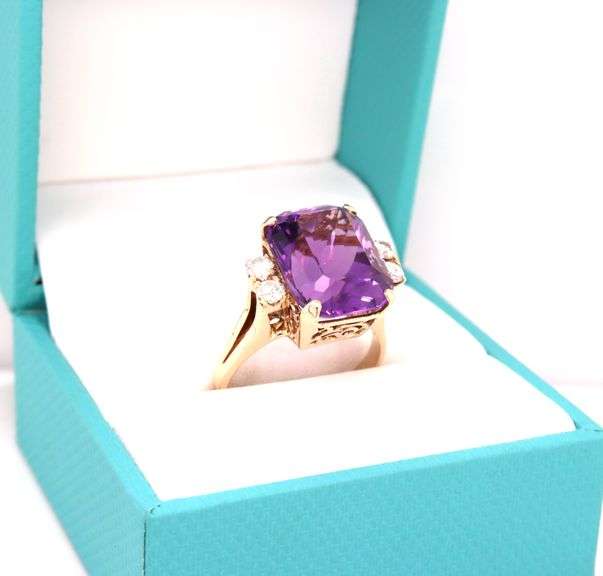 14kt Yellow gold Antique cushion cut amethyst and diamond ring