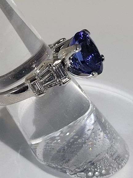 Magnificent 3.4 ctw Tanzanite & G and VS1 Diamond Ring in 18K White Gold – Size 6.5