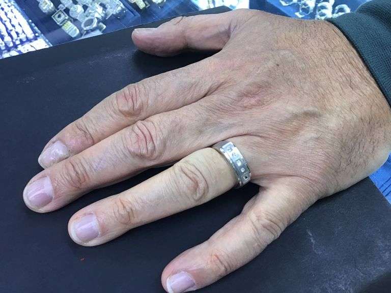 14K WHITE GOLD MEN’S WEDDING BAND