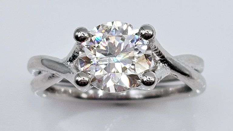 14 Kt White Gold Plated Sparkling 2.75 Ct White Lab Simulated Diamond Ring