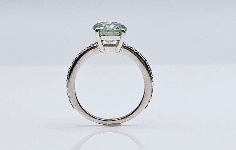 Gorgeous 2.75 Ct Color Change Lab Created Alexandrite Ring