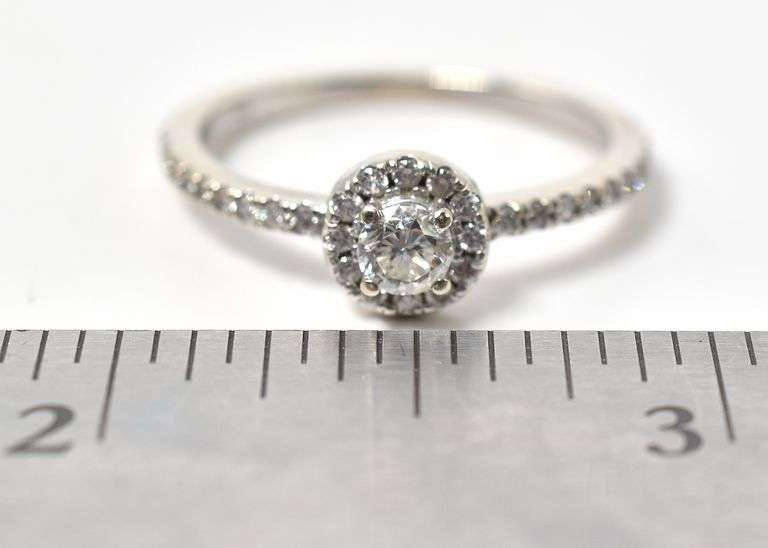 Dazzling Diamond Engagement Ring in 14K White Gold