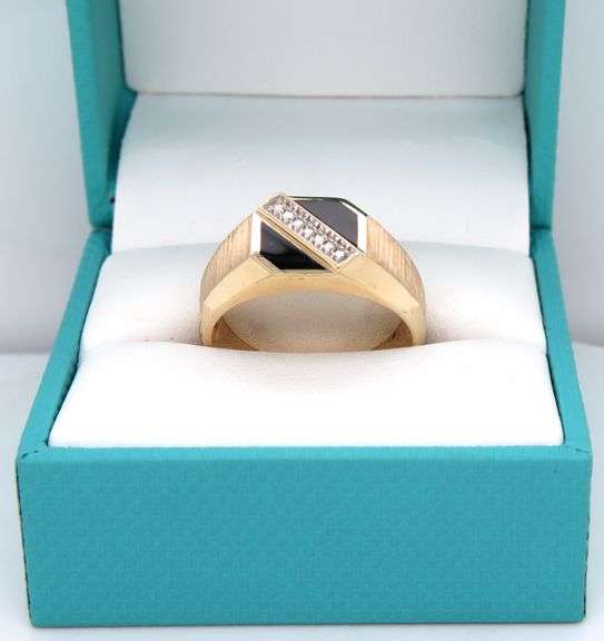 10kt Yellow gold black onyx and diamond accent ring