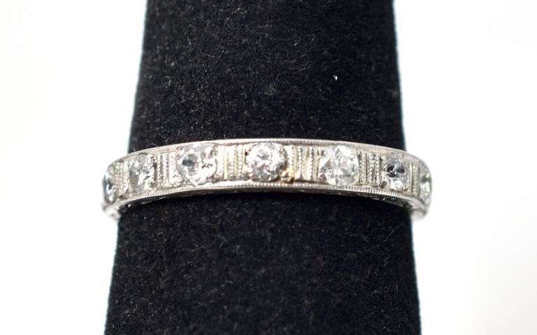 Brilliant Diamond Band Ring in Platinum