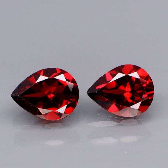 Top red Mozambique Garnets! 3.95 carat pair!