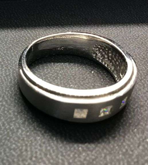 MEN’S 14K WHITE GOLD PRINCESS CUT DIAMOND WEDDING BAND