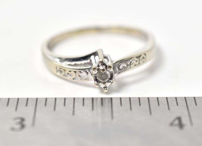 Fantastic Diamond Ring in 10K White Gold