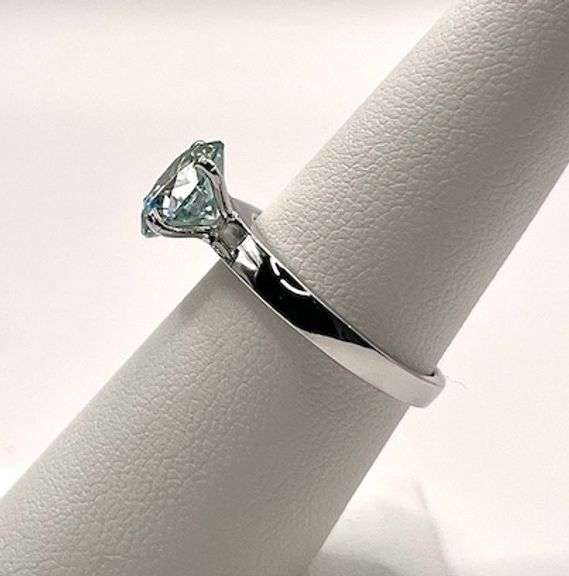Dazzling 3.1 Ct White Ice Blue Lab Simulated Diamond Ring