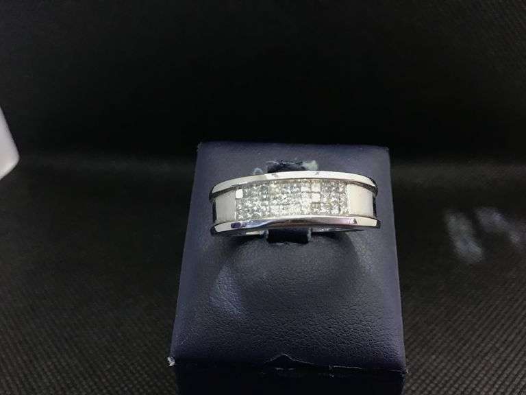 MEN’S 14K WHITE GOLD NATURAL DIAMONDS WEDDING BAND