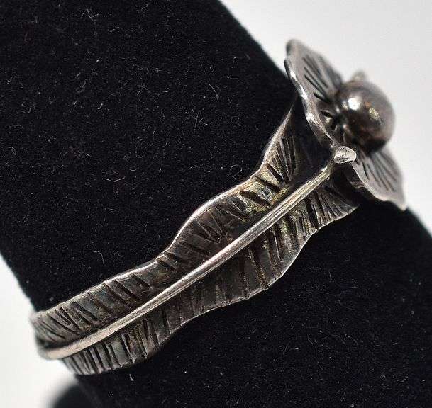 Flower Band Ring in Sterling Silver