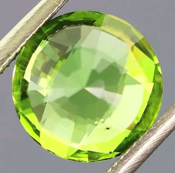Sparkling 2.47ct top Burma green untreated Peridot