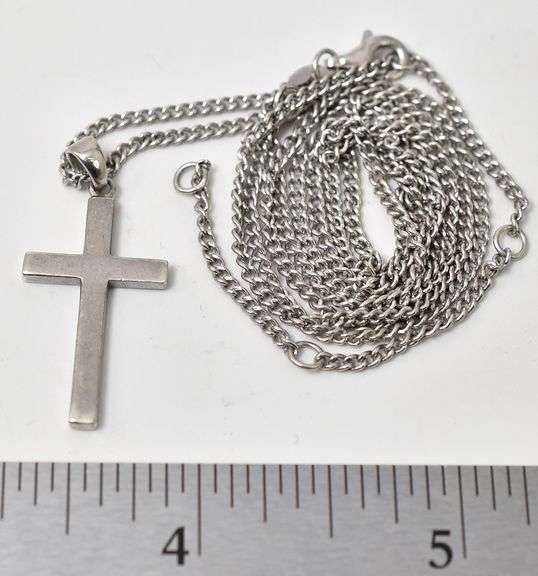 Cross Pendant Necklace in Sterling Silver