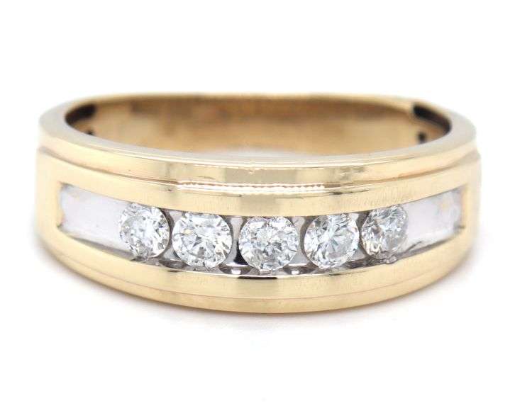Gent's 10kt Yellow gold 0.85ctw channel set diamond band