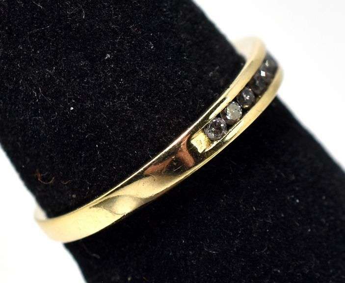 Brilliant Diamond Wedding Band in 10K Yellow Gold