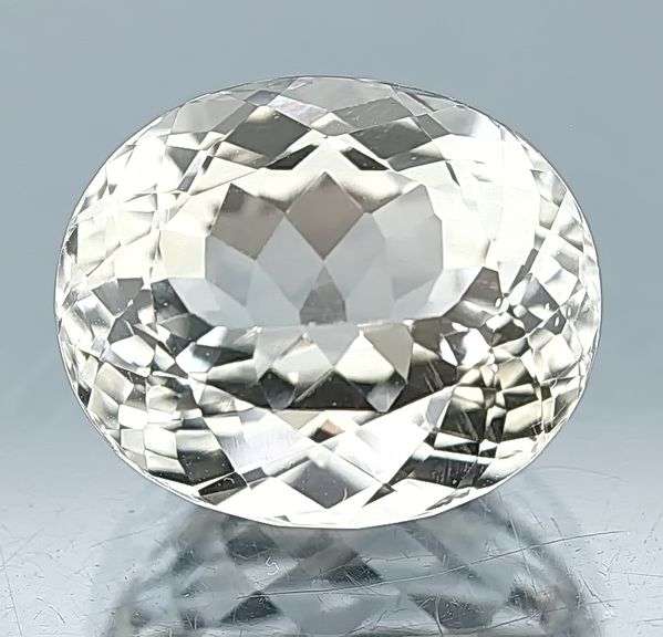 UNTREATED 20.35ct VS champagne Topaz
