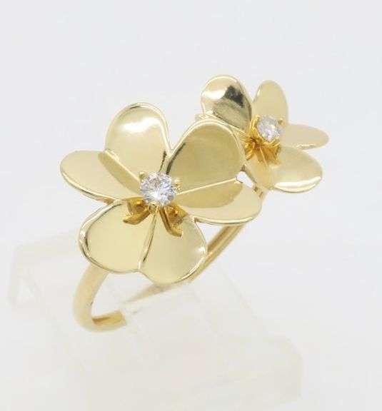 Adorable Double Flower Diamond Ring in 18k Gold