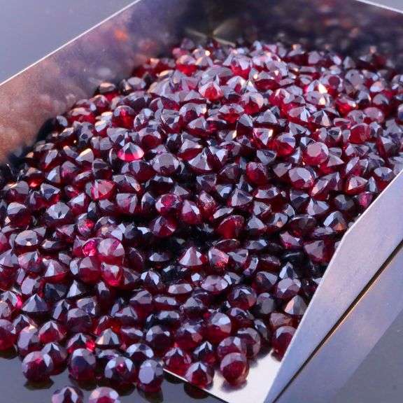 Collectors 500ct parcel of reddish violet Rhodolite Garnets!