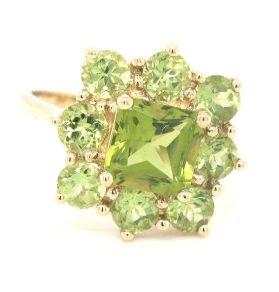 14kt Yellow gold Peridot cluster ring