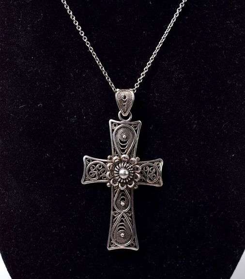 Cross Pendant Necklace in Sterling Silver