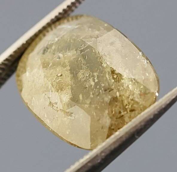 Look at this 10.61ct UNHEATED Tanzanian Sapphire!