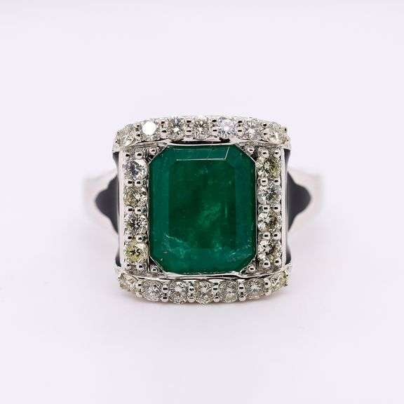 Elegant 18K GIA certified 4.22 ct. Emerald and Diamond Ring
