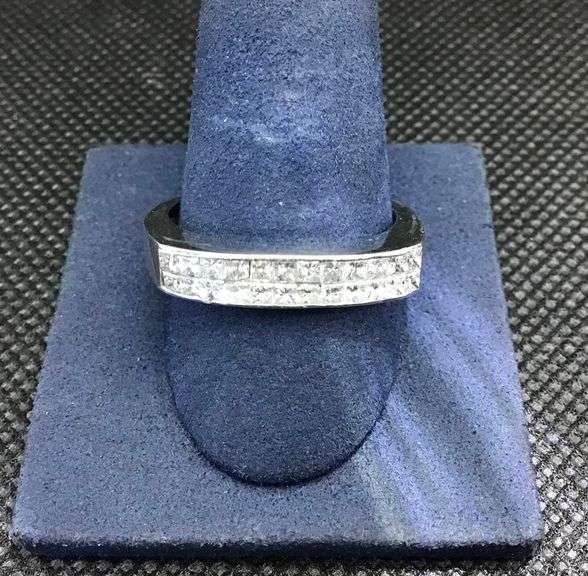MEN’S 14K WHITE GOLD NATURAL DIAMOND WEDDING BAND