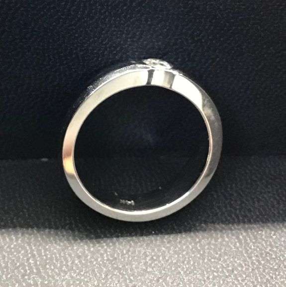 MEN’S 14K WHITE GOLD ROUND DIAMOND WEDDING BAND