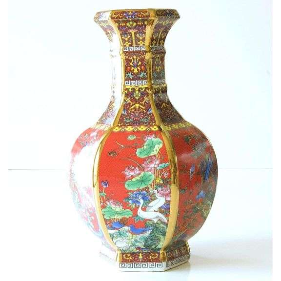 Bird & Flower Vase Famille Rose Style