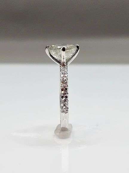 Sparkling 3.25 Ct VVs1 White Asscher Cut Moissanite Ring