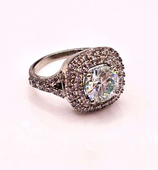 Sparkling 2.75 Ct White Ice Blue Lab Simulated Diamond Ring