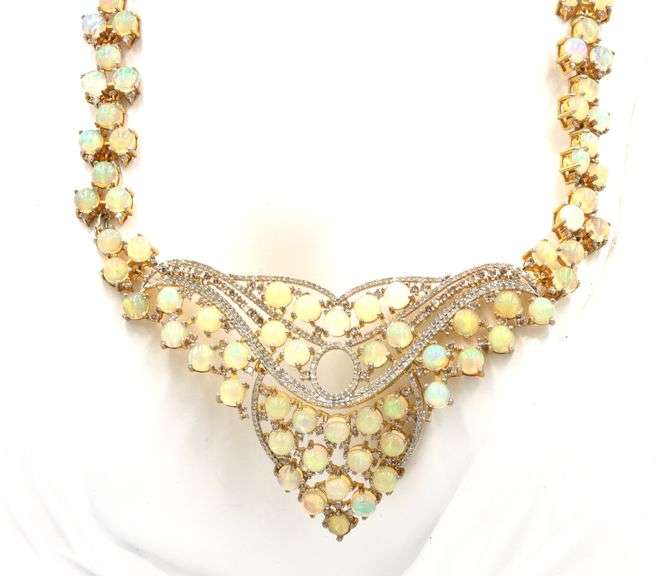 Ravishing Brand New European 29.40CTW Round Cabochon-Cut Opals W/ Fire & 3.89CTW Diamond Necklace in