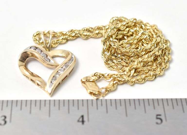 Precious Heart Pendant Necklace in 10K Yellow Gold