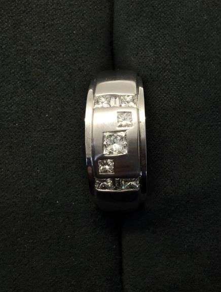 MEN’S 14K WHITE GOLD NATURAL DIAMOND WEDDING BAND